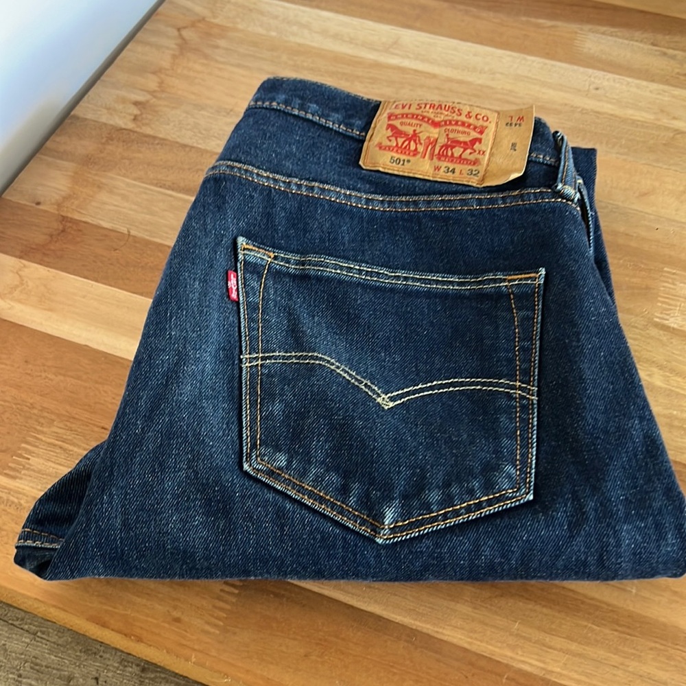Levi's 501 original fit denim jean 34 x 32 dark wash button fly cotton